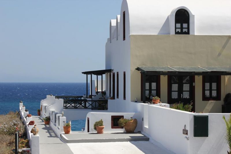 VRACHIA STUDIOS & APARTMENTS