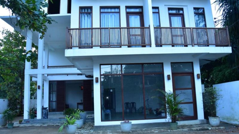 Green Almond Hotel 