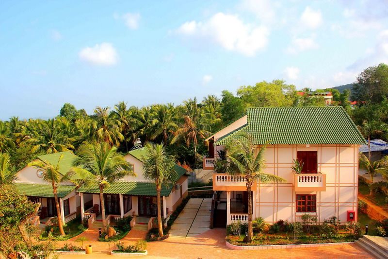PHU VAN RESORT & SPA