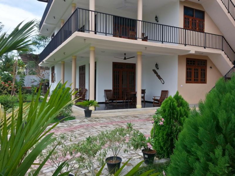 Coral Palm Villa & Apartments