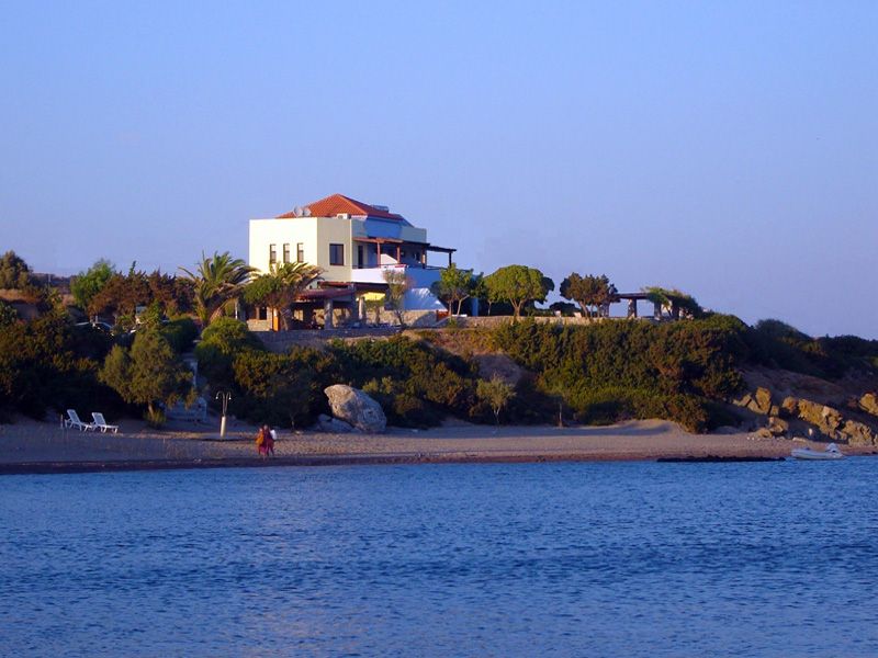 PARAKTIO BEACH APARTMENTS