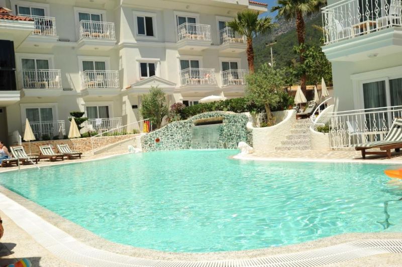 MONTEBELLO DELUXE