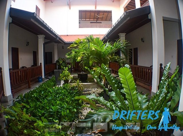 SUNDOWNERS GUEST HOUSE (EX.DRIFTERS GUEST HOUSE)