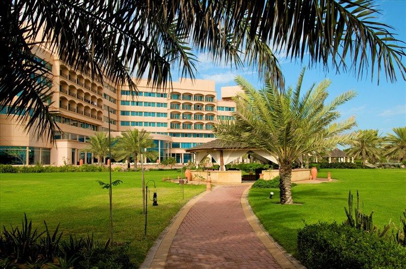 DANAT JEBEL AL DHANNA RESORT