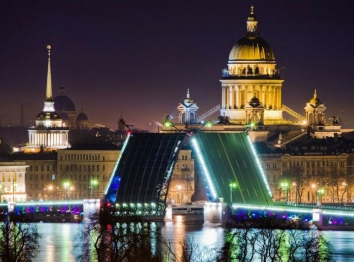 Исследуйте великолепие Санкт-Петербурга: история, культура и достопримечательности